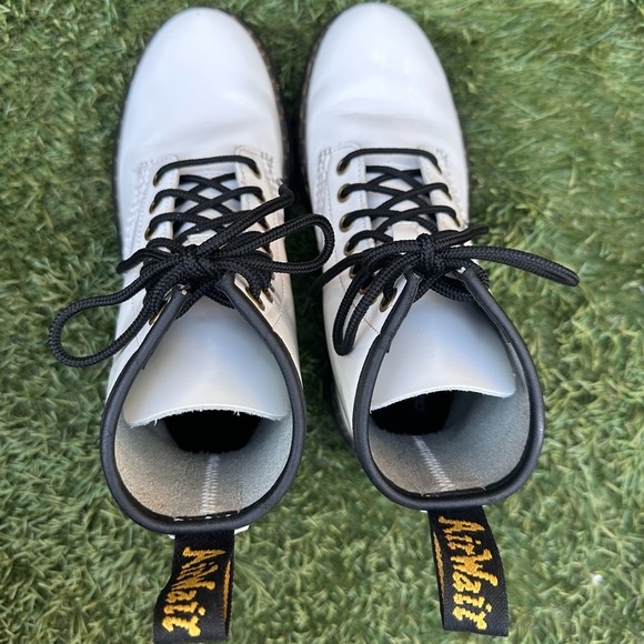 Dr. Martens Zavala Combat Boots Lightweight 1460 White Patent Leather Punk Sz 5 - Picture 7 of 9